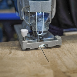 Kit sierra de calar 20 v con 1 bateria 2.0a y cargador 08772. 23 x 21,5 cm